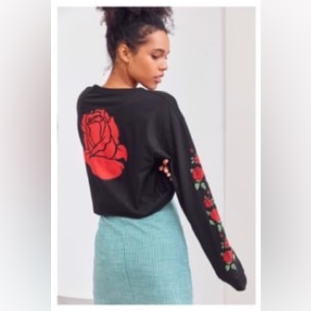 PacSun Cropped Rose Sleeve Sweater M